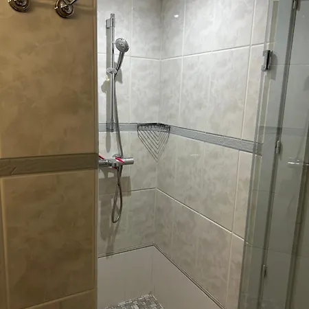 Duplex Avec Terrasse Magnifique Jacuzzi Vue Appartement Roses