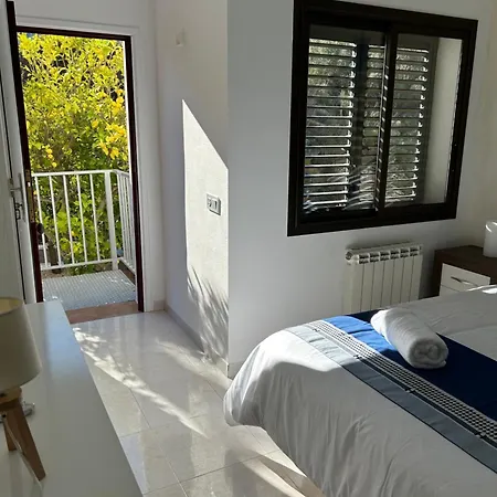 Appartement Duplex Avec Terrasse Magnifique Jacuzzi Vue Roses