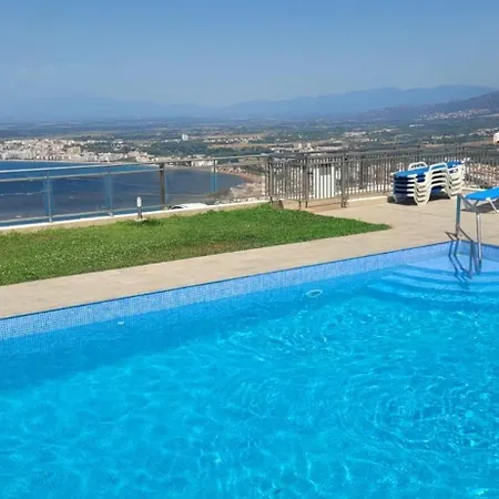 Duplex Avec Terrasse Magnifique Jacuzzi Vue Roses