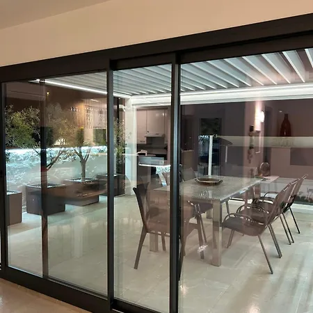 Duplex Avec Terrasse Magnifique Jacuzzi Vue * Roses