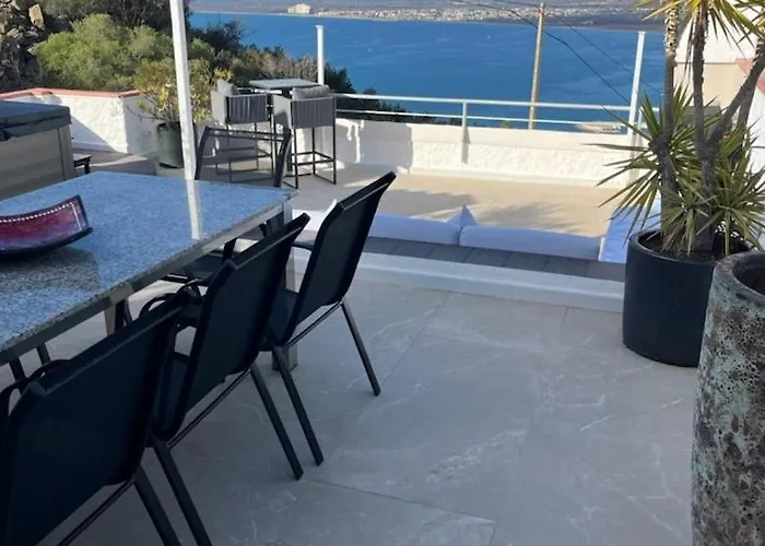 Duplex Avec Terrasse Magnifique Jacuzzi Vue Roses