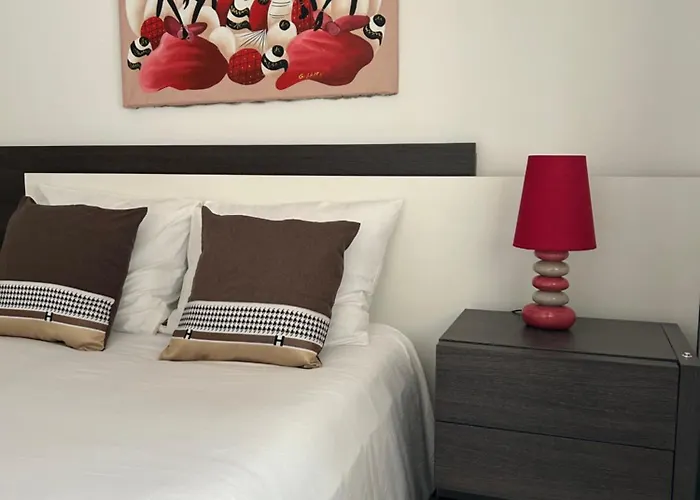 Appartement Duplex Avec Terrasse Magnifique Jacuzzi Vue Roses