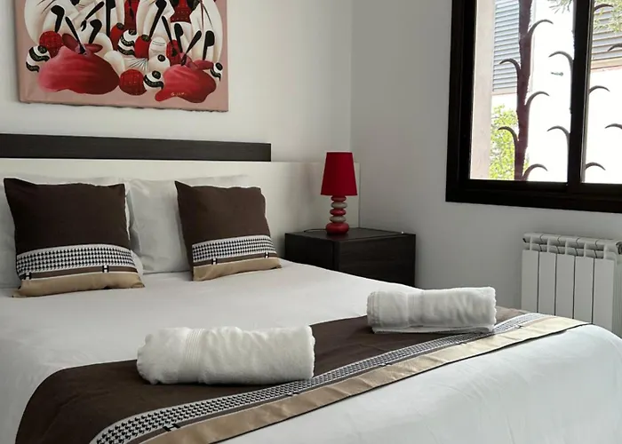 Appartement Duplex Avec Terrasse Magnifique Jacuzzi Vue Roses