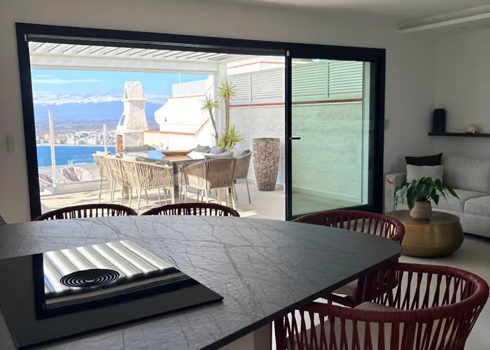 Duplex Avec Terrasse Magnifique Jacuzzi Vue Roses